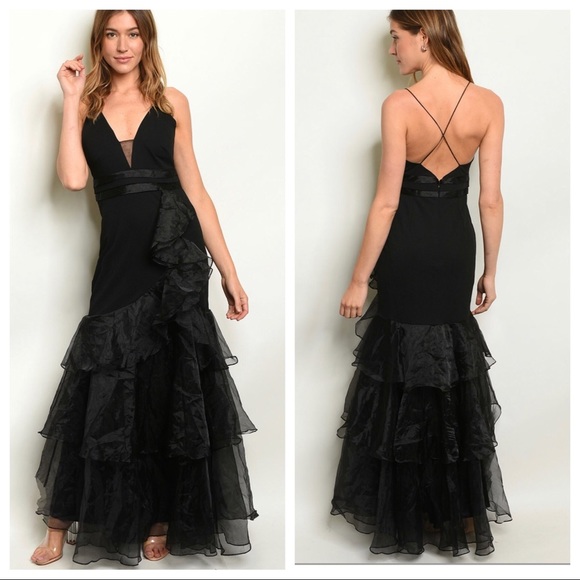 THE CLOTHING COMPANY black ruffled gown - Picture 2 of 8